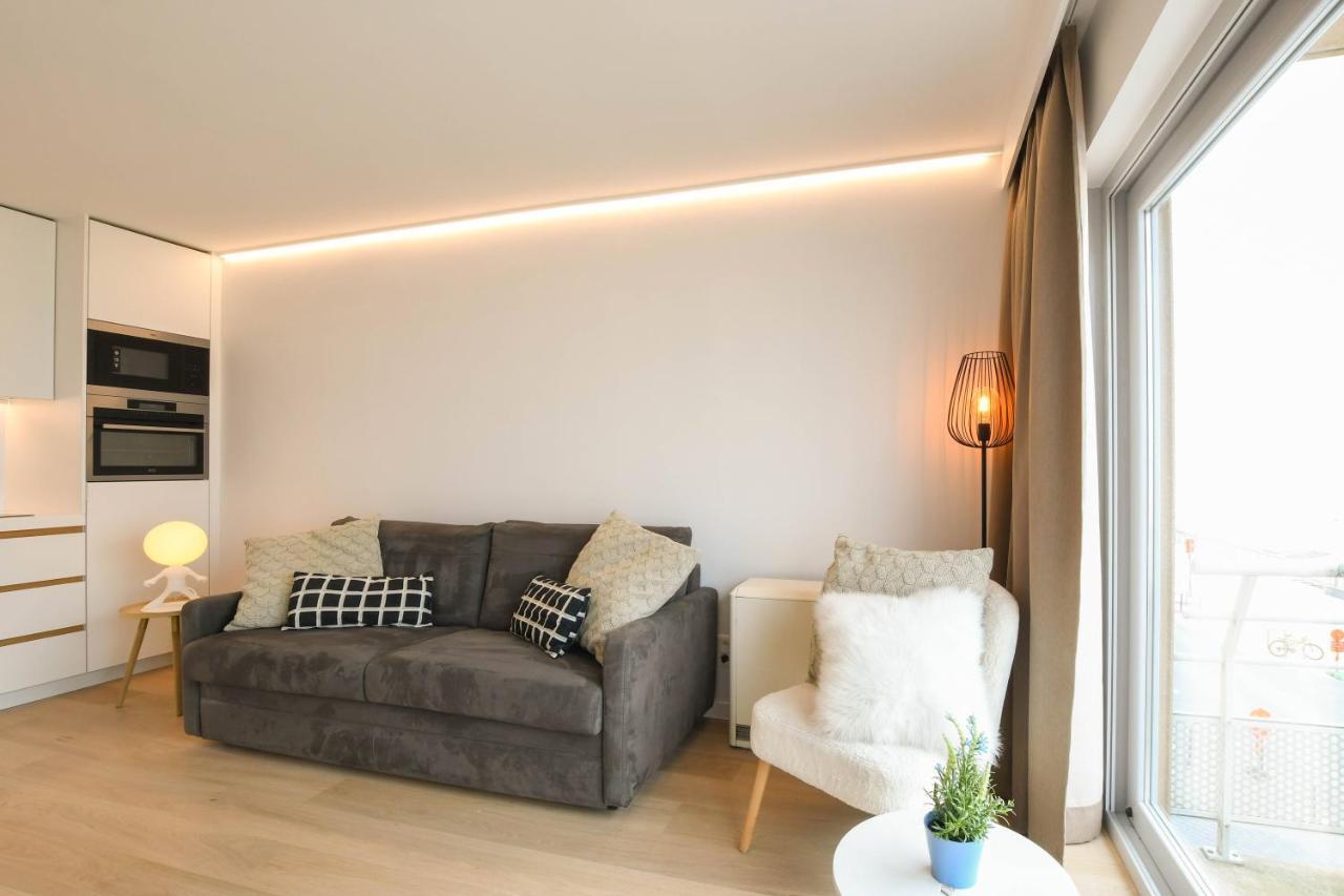 Studio Zwembad Met Frontaal Zeezicht Oostende Exteriör bild
